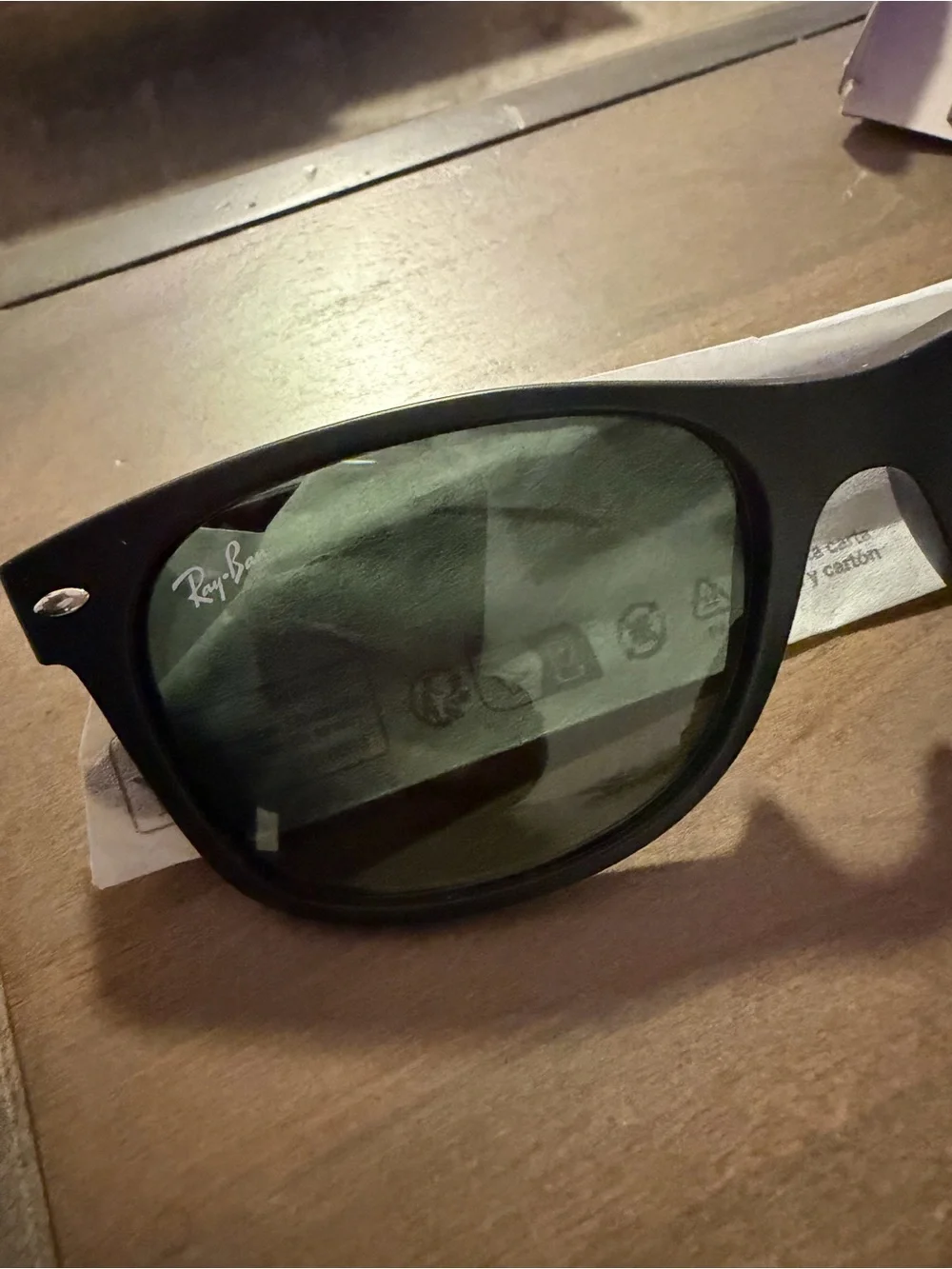 NWT Ray-Ban Black Frame Wayfarer Classic Sunglasses